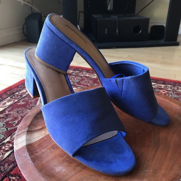 Express Shoes - 🎉HP🎉 EXPRESS Cornflower Periwinkle Block 2.5” Heels Size 7